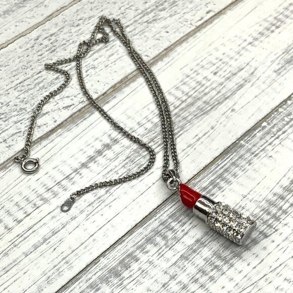 Red Lipstick Pendant Necklace Silver Tone Rhinestone Inlay 18 Inch Length - Picture 2 of 2